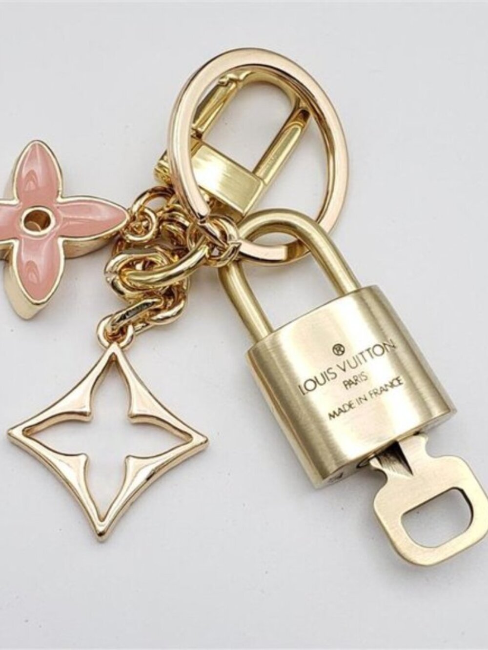 Authentic Louis Vuitton Gold Lock 🔒 Unbranded Flower Keychain Bag Charm LV - Picture 8 of 11
